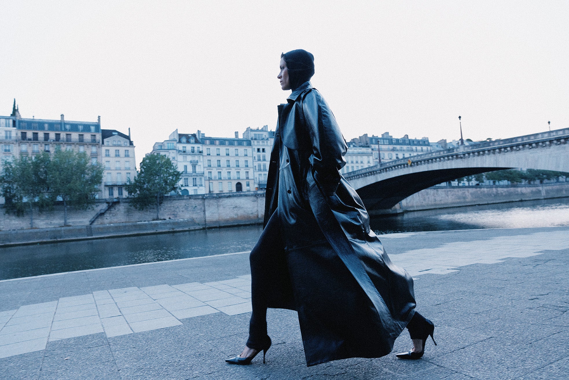BLACK PATENT LEATHER TRENCH COAT