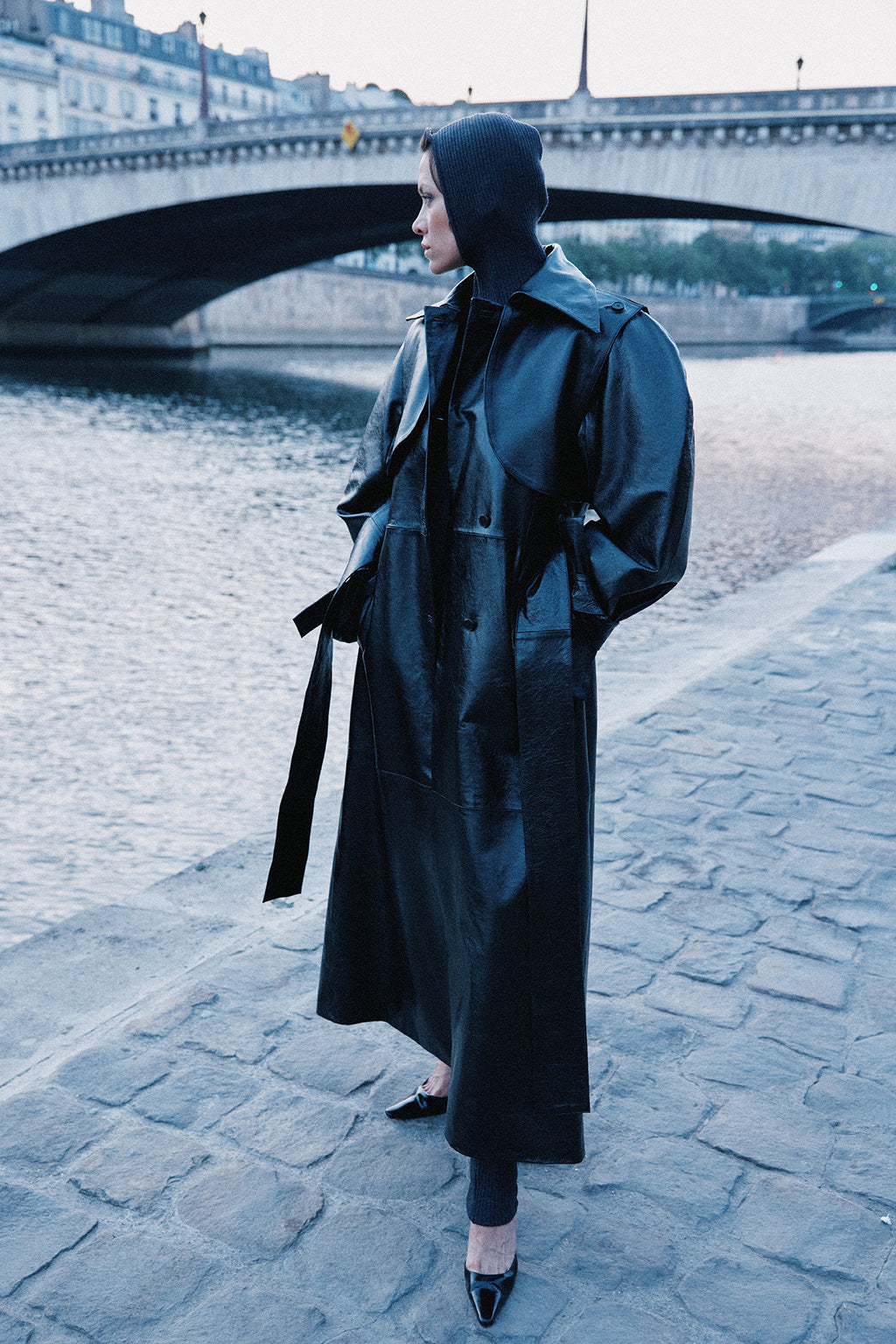 BLACK PATENT LEATHER TRENCH COAT